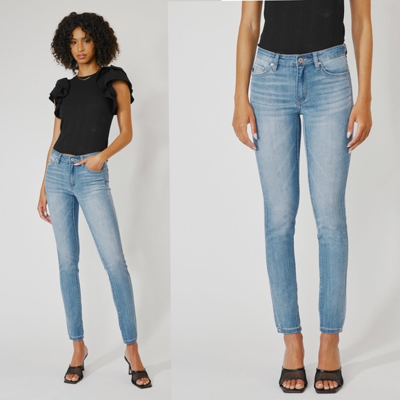 Preowned KanCan Light Wash Ashlyn Mid Rise Super Skinny Jeans 28 Juniors 9 - Picture 2 of 14